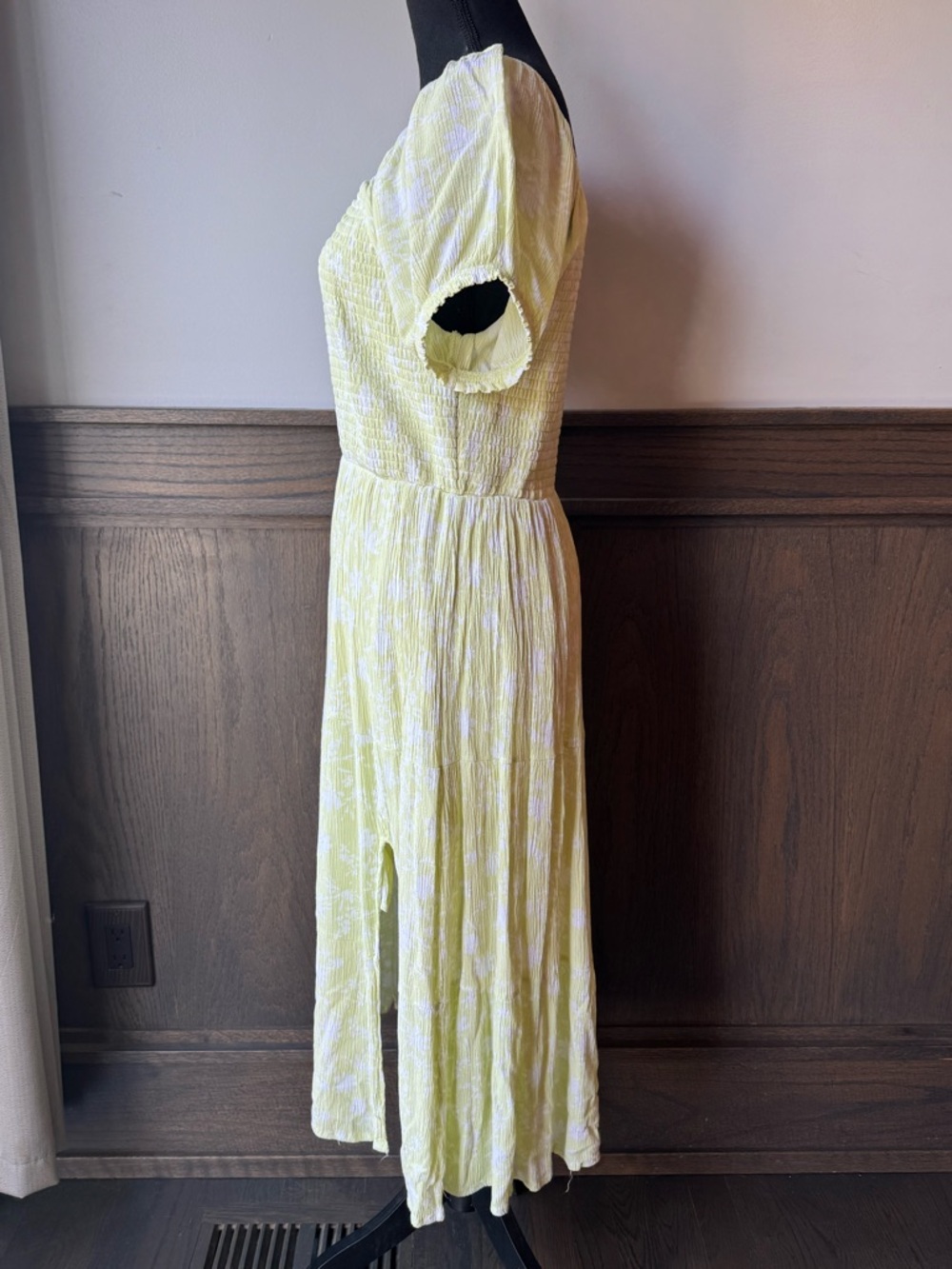 Ultra Flirt Light Yellow Green floral smocked Dress  1X - Picture 3 of 8